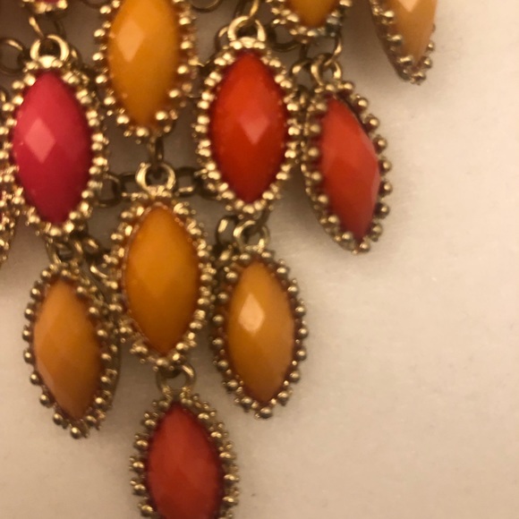 🦚 Ombré Statement Necklace - Picture 6 of 6